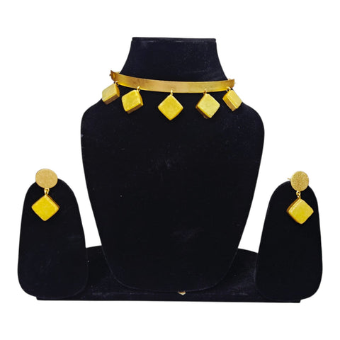 GOLDEN CHOKER NECKLACE WITH STONES , PARTY WEAR CHOKER NECKLACE , FOR GIRLS AND WOMEN